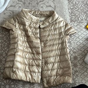 Like new Herno Emilia cap puffer sleeve vest
